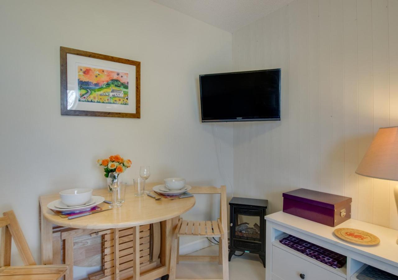 Eluned Tresaith Apartment Penbryn